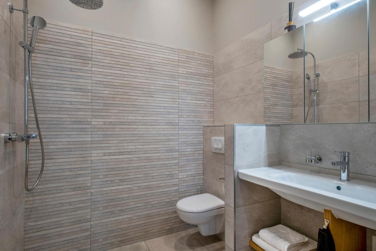 Escale Rochelaise B&B, Spa Bain Nordique Et Sauna Tonneau Ла-Рошель Экстерьер фото
